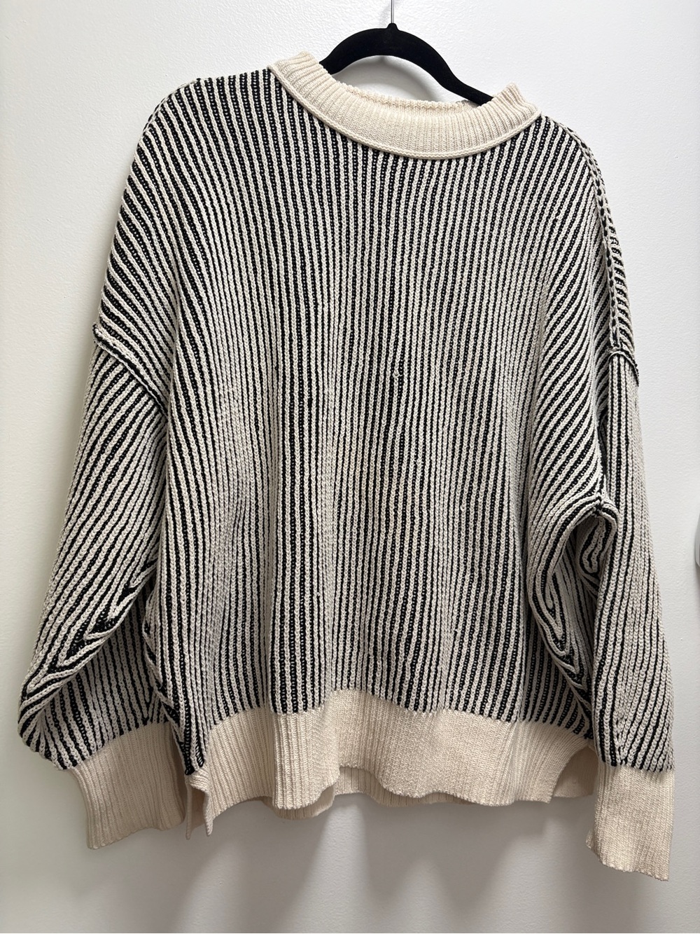 aerie Beyond Chenille Cream & Black Oversized Crew Sweater - cabin quiet luxury